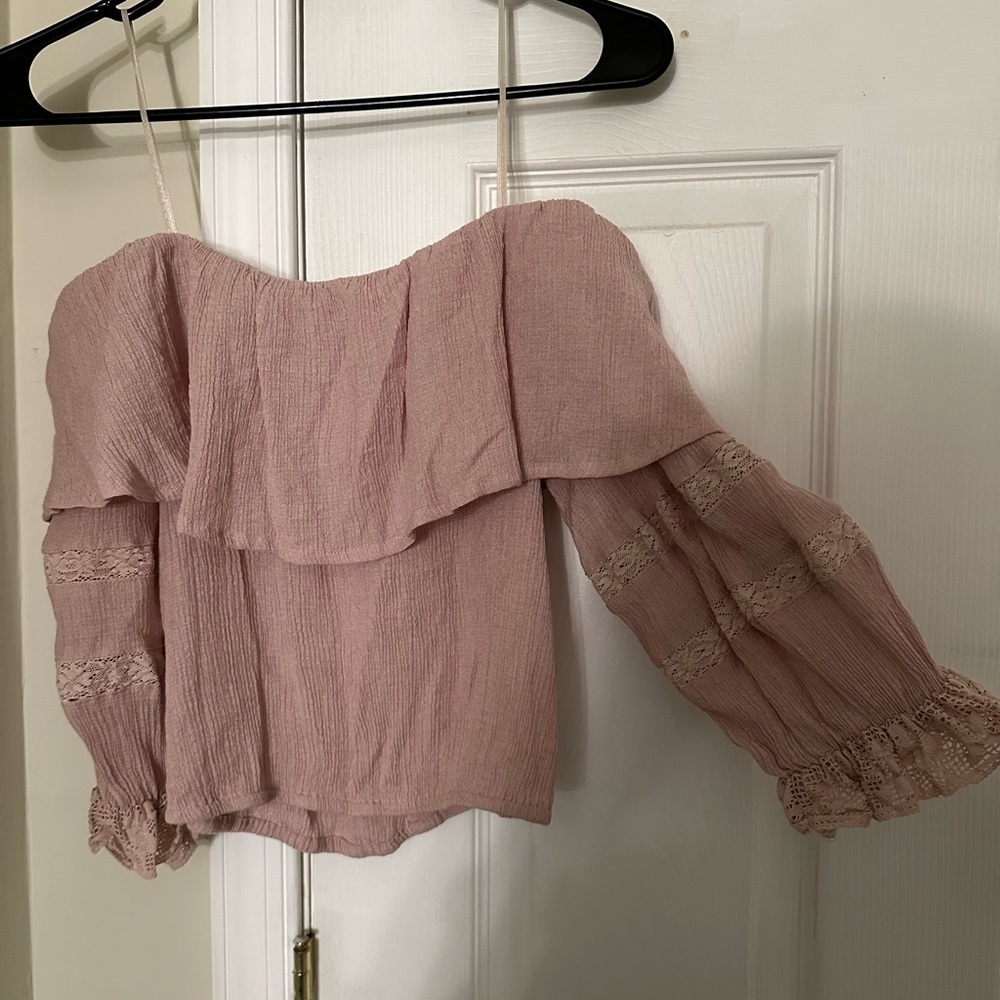 Lush light pink crop top!